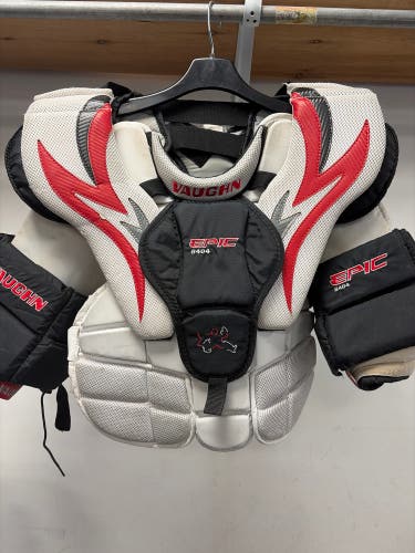 Medium Vaughn Epic 8404 Goalie Chest Protector (Used)