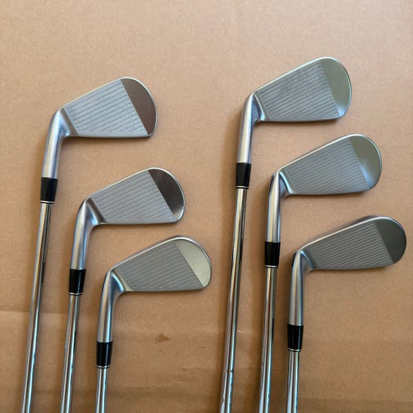 Srixon ZXi5 Right Handed Iron Set 5-PW Nippon Modus3 105 S Shafts