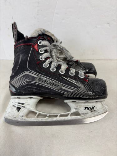 Black Bauer Vapor X500 Hockey Skates Regular Width 13 (Used)