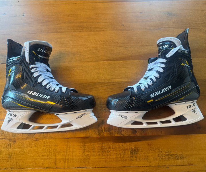Bauer Supreme M5 Pro Hockey Skates Wide Width 8.5 (Used)