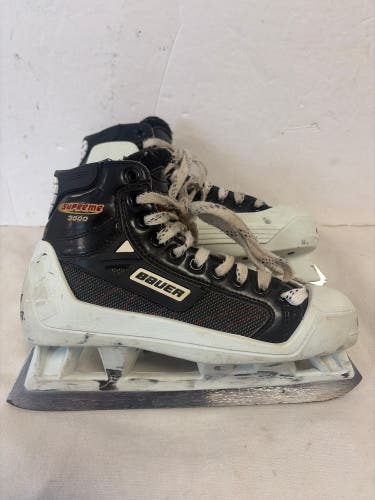 Bauer Supreme 3000 Hockey Goalie Skates Regular Width Size 5 (Used)
