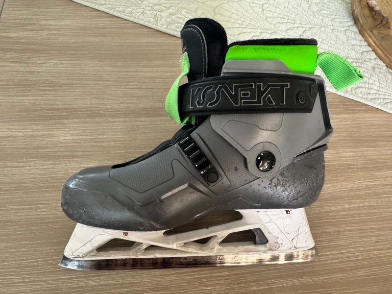 Bauer Konekt 2 Hockey Goalie Skates Size 4 (Used)