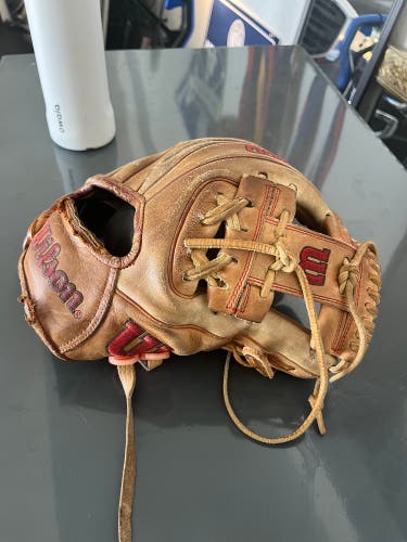 Wilson A2000 1786 RH Infield Baseball Glove 11.5" (Used)