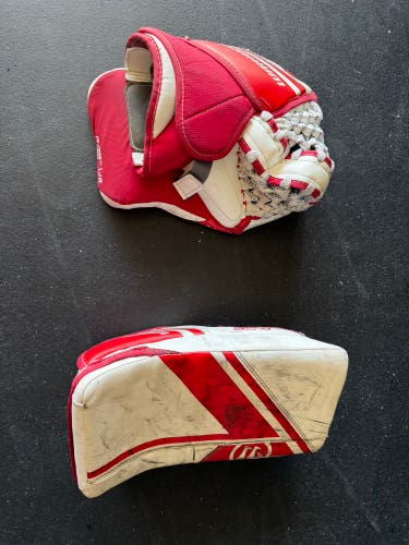Warrior Ritual G6 E+ Blocker & Glove - Regular - Junior size