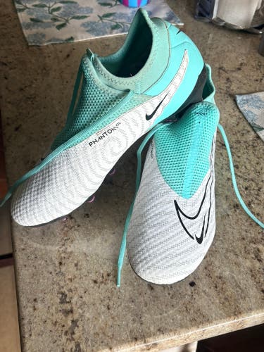 White Men's Size M 9.5 (W 10.5) Nike Phantom GX “Peak Ready Pack” Molded Cleats Cleats (Used)