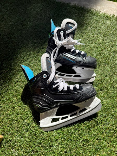 Black Bauer XLP Hockey Skates Regular Width 11 (Used)