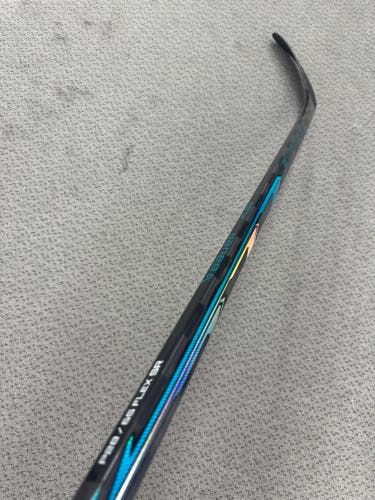 Senior Bauer Supreme Fuse Right Handed Hockey Stick P28 65 Flex (New)