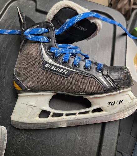 Black Bauer Supreme One.4 Hockey Skates Regular Width Size 4 (Used)