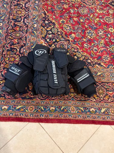 Small / Medium 2017 Warrior Ritual GT Goalie Chest Protector (Used)