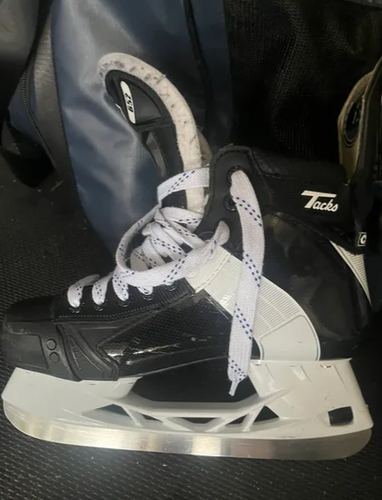 2025 CCM Tacks 652 Hockey Skates Regular Width 8 (Used)