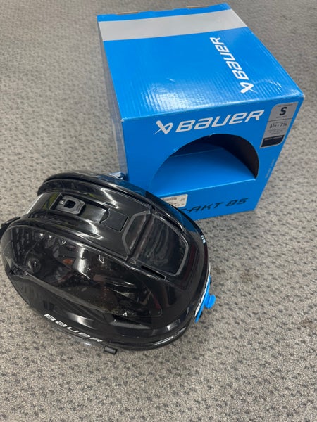 Small Bauer Re-Akt 85 Helmet (New)