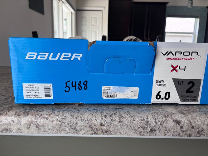 2023 Bauer Vapor X4 Hockey Skates Regular Width 6 (Used)