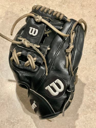 Wilson DP15 A2000 RH Infield Baseball Glove 11.5" (Used)