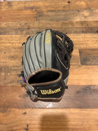 Wilson A2000 RH Baseball Glove 11.5" (Used)