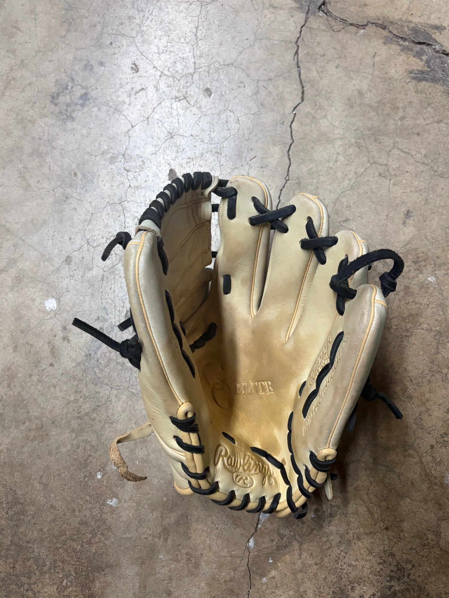 Nike MVP Elite Pro Hyperfuse Baseball Glove 12
