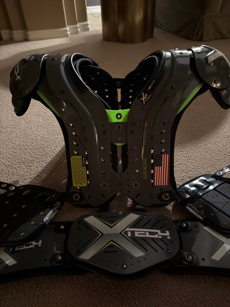 Xtech L Shoulder Pads for Skill Position (New)