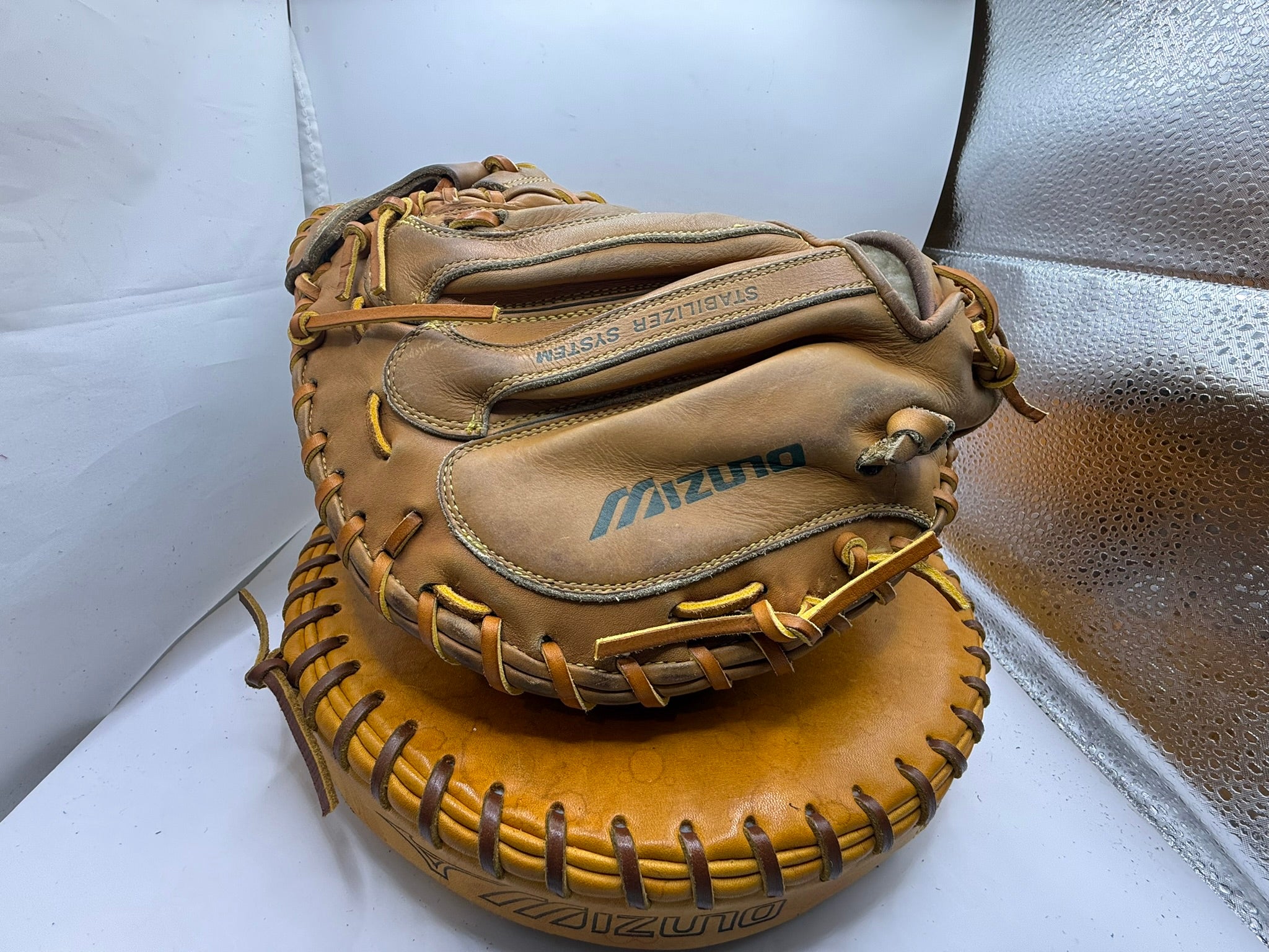 RH Mizuno World Win Catcher Glove 34