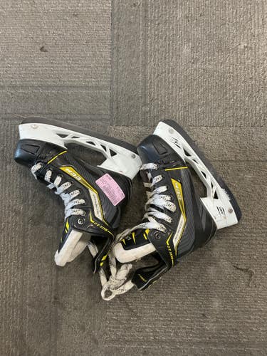 Used CCM JETSPEED MAXX 2.0 Junior Hockey Skate Black Junior 01.5 11614-S000240261