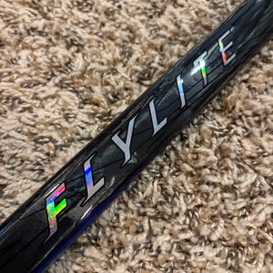 Bauer Vapor Flylite SR Grip RH Hockey Stick P28 70 Flex (New) Black/Blue/Silver (No Warranty)