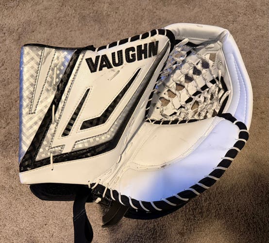 Vaughn Velocity VX1 Pro Carbon Goalie Glove