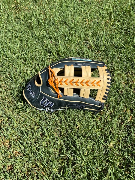 Wilson A2000 JR44 Outfield Baseball Glove 12.75" (Used)