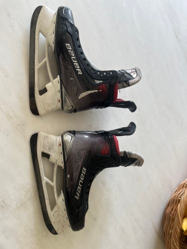 2023 Bauer Vapor X5 Pro Hockey Skates 9 (Used)