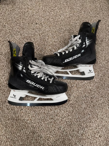 Black/Gray Bauer Vapor Hyperlite 2 Hockey Skates Regular Width, Size 9 (Used)