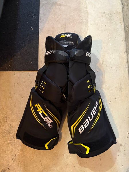 Medium Bauer Supreme ACP Pro Girdle (Used)