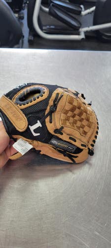 Used Louisville Slugger GENESIS 11 BB/SB Glove RH Throw None 11" 11497-C000159546
