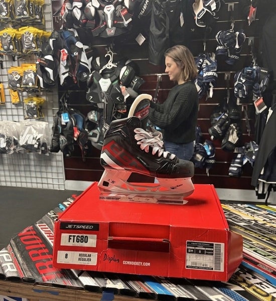 2023 CCM JetSpeed FT680 Hockey Skates Regular Width 8 (New)