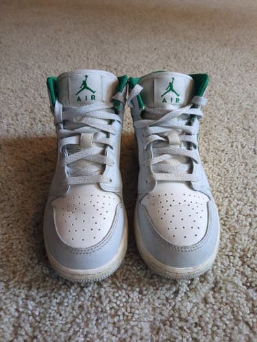 Air Jordan 1 Mid SE Size M 5.0 (W 6.0) Nike (Used)