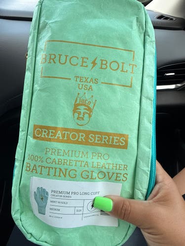 Bruce Bolt Creator Series Mint w/ Gold Gloves