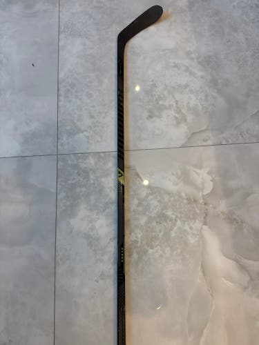 Warrior Alpha LX3 Right Handed Hockey Stick P28 75 Flex