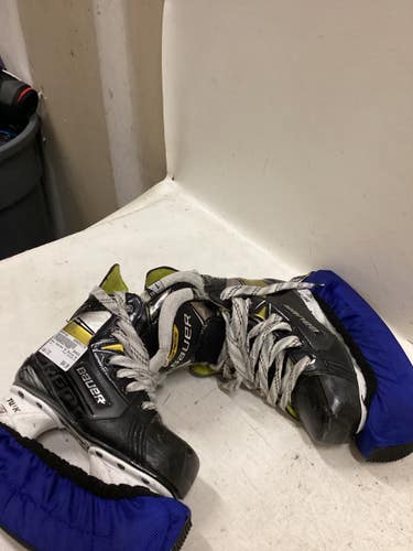 Used Bauer SUPREME 3S Junior Hockey Skate Junior 01 11725-S000504162