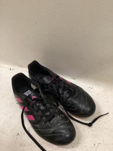 Used Adidas Soccer Cleats Black And Pink Junior 04 11725-S000504169