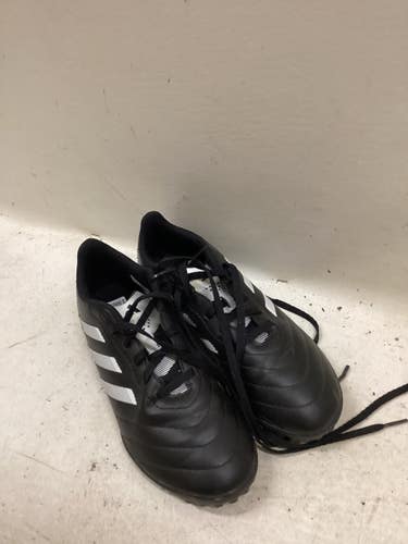 Used Adidas Soccer Turf Shoes Black And White Junior 04 11725-S000504538