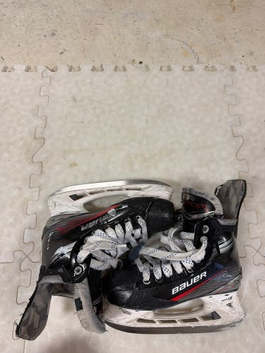 Bauer Vapor XLTX Pro Hockey Skates Regular Width Size 4 (Used)