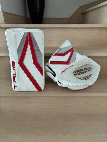 True Catalyst Px5 Regular Pro Stock (New) Glove and Blocker Set