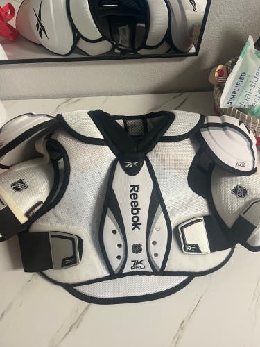 Men's Large Senior Reebok 7K Shoulder Pads Pro Stock (New)