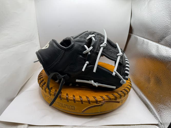 Infield RH Nokona A-1150 Baseball Glove 11.5" (Used)