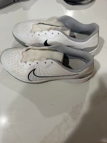 White Unisex Size M 9.5 (W 10.5) Adult Nike Shoes (Used)