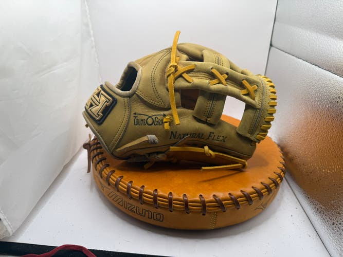 Hi-Gold Infield RH HIG-2316 Baseball Glove 11.5" (Used)