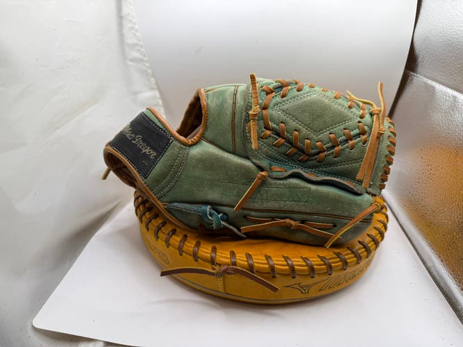 MacGregor Pitcher's RH W-400 Baseball Glove 12" (Used)