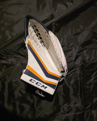 CCM Revolution 595 Glove Navy/Gold (New)