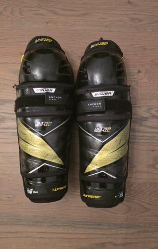 Junior Bauer Supreme Ultrasonic 11" Shin Pads (Used)