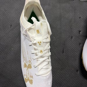 White (Gold Bottom) Men's Size M 10.0 (W 11.0) Adult Under Armour Low Top (New)