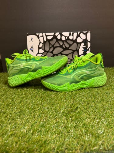 Kid's 5Y PUMA LaMelo Ball MB.04 Low Shoes (Used)