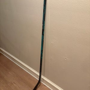 Senior Bauer Pulse Right Handed Hockey Stick P92 77 Flex (New)