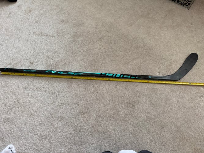 Intermediate Bauer Pulse Left Hand Hockey Stick P28 65 Flex (Used)