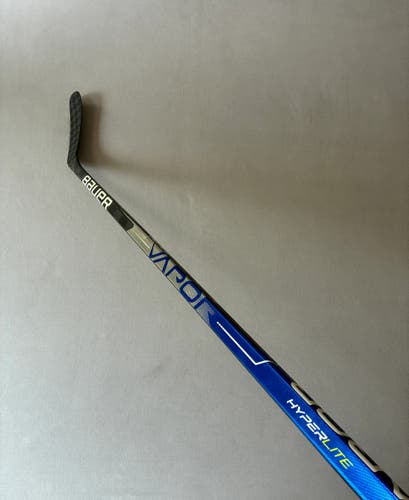 Like New 65 Flex P88 Intermediate Bauer Vapor Hyperlite Right Hand Pro Stock Hockey Stick - Blue
